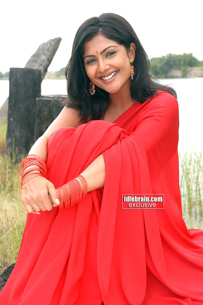 Indian Actress Hots: Actress Kamalini Mukarjee saree wallpapers