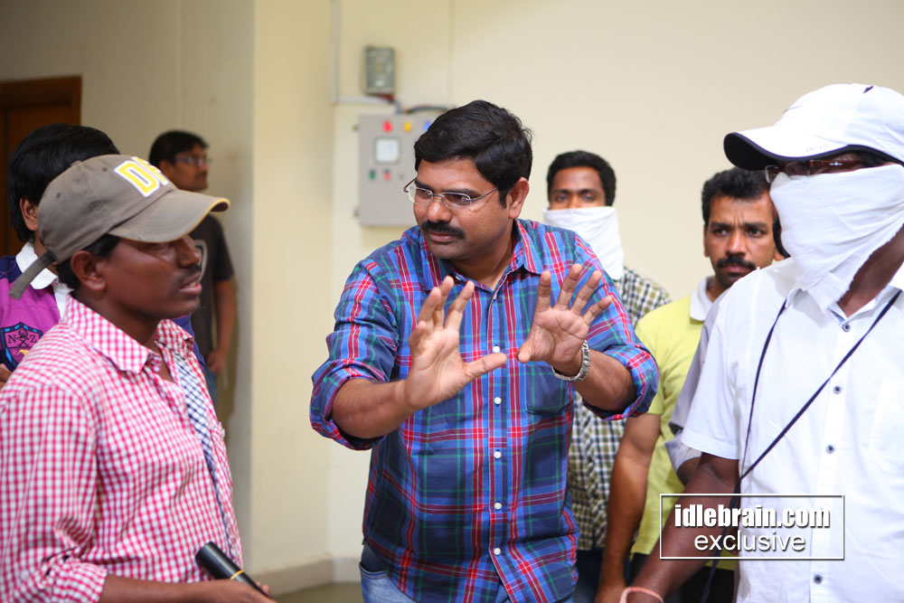 Back Bench Student Working stills photo gallery - Telugu cinema - Mahat ...